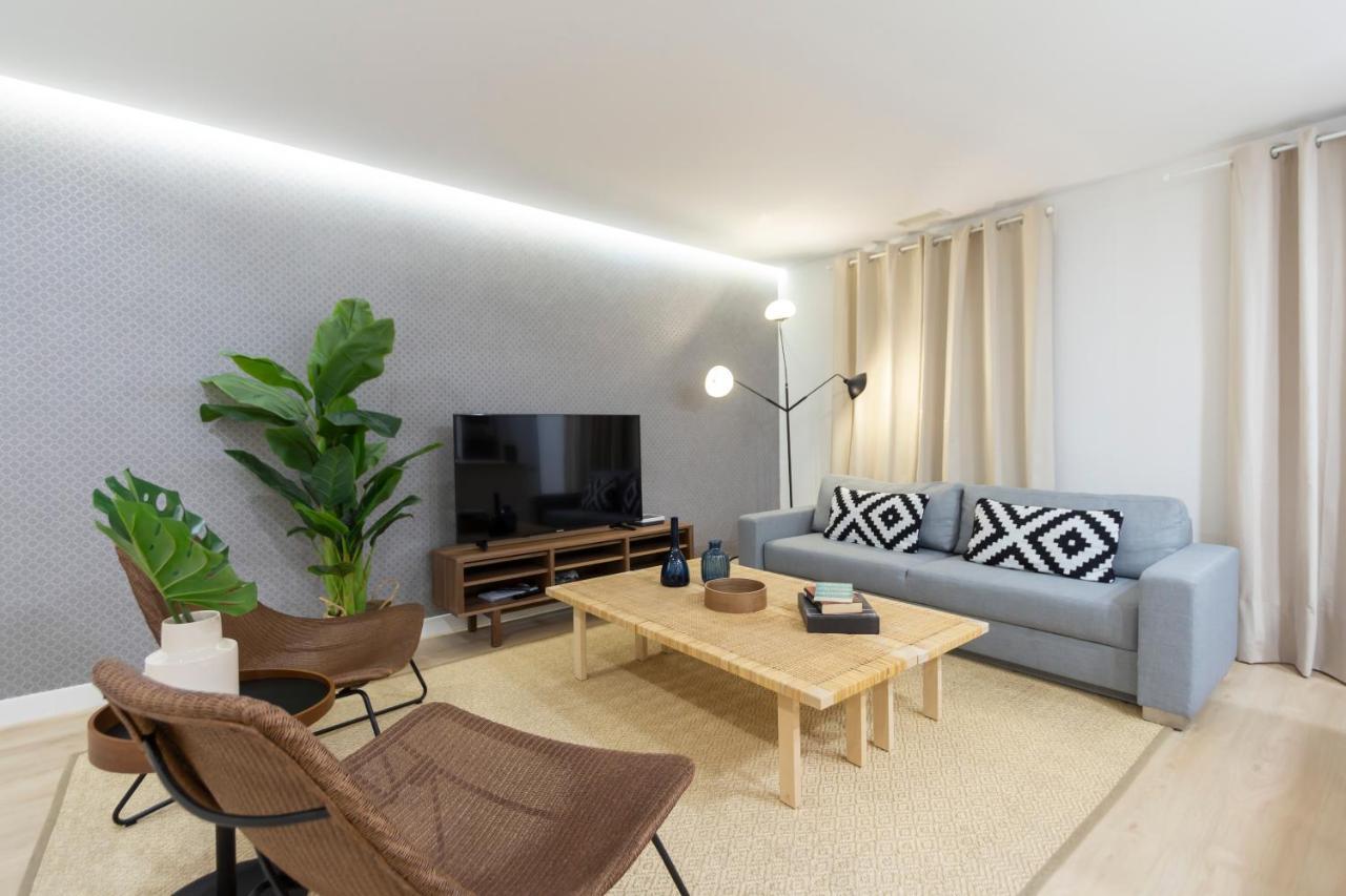 Dobohomes - Ibiza Madrid Buitenkant foto